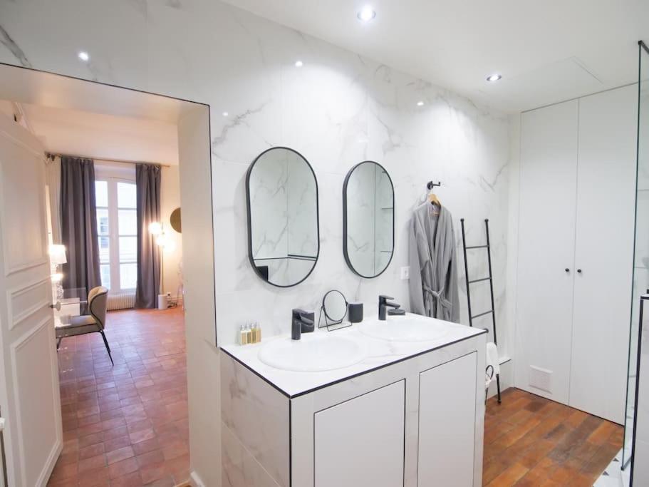 Appartamento Charme Et Modernite Au Coeur Du Quartier St Louis Versailles Esterno foto