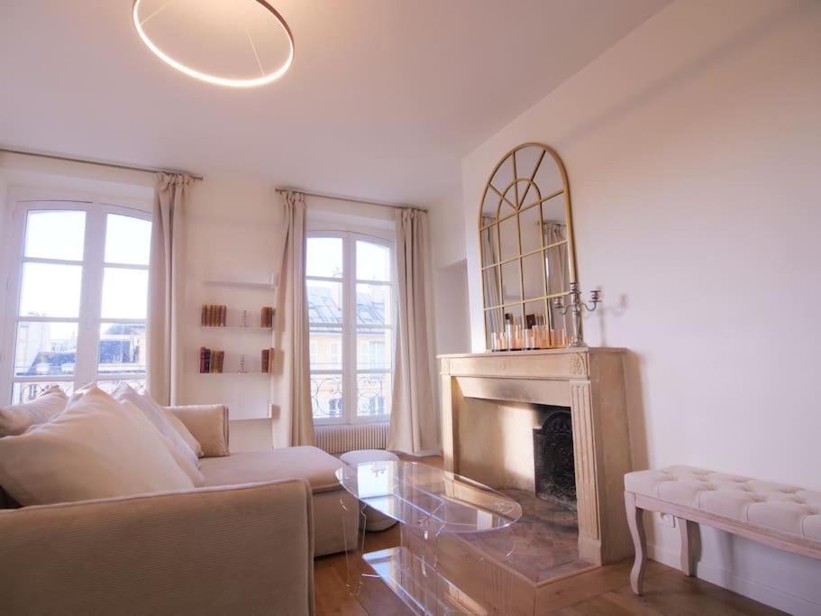 Appartamento Charme Et Modernite Au Coeur Du Quartier St Louis Versailles Esterno foto