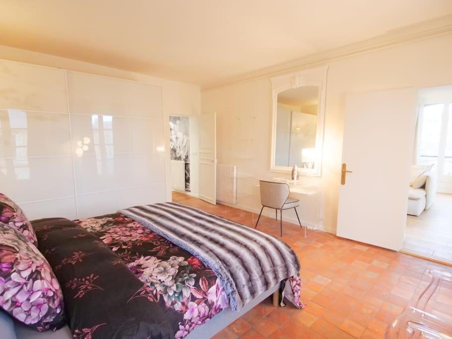 Appartamento Charme Et Modernite Au Coeur Du Quartier St Louis Versailles Esterno foto